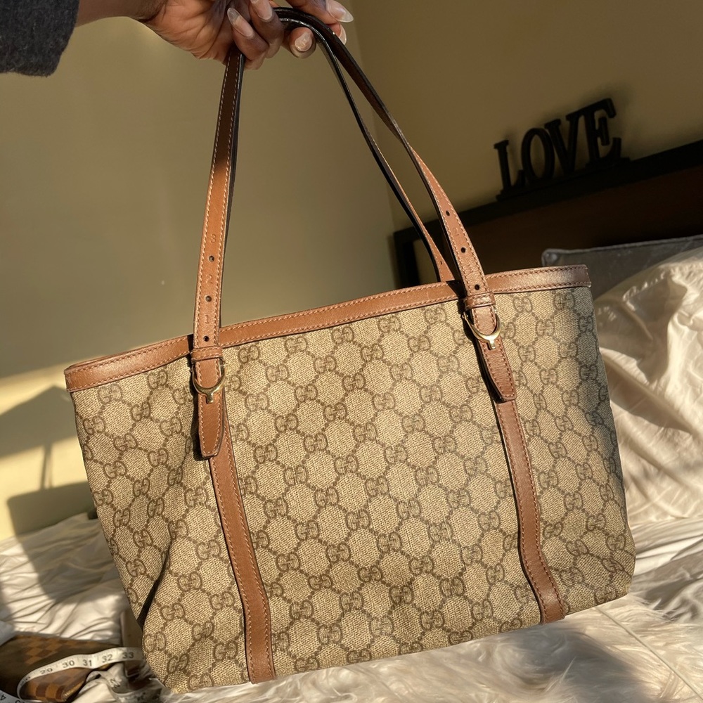 Gucci GG Supreme Brown Tote - Picture 2 of 16